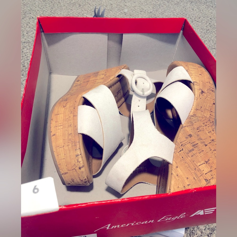 White American Eagle wedge sandals size 6!